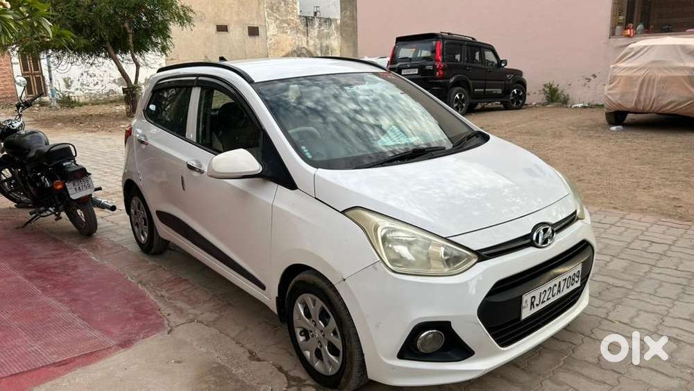 Hyundai Grand I10 Sportz  (push Button Start)