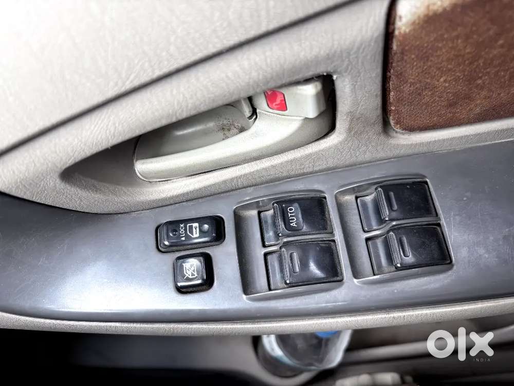 Toyota Innova 2.5 2014
