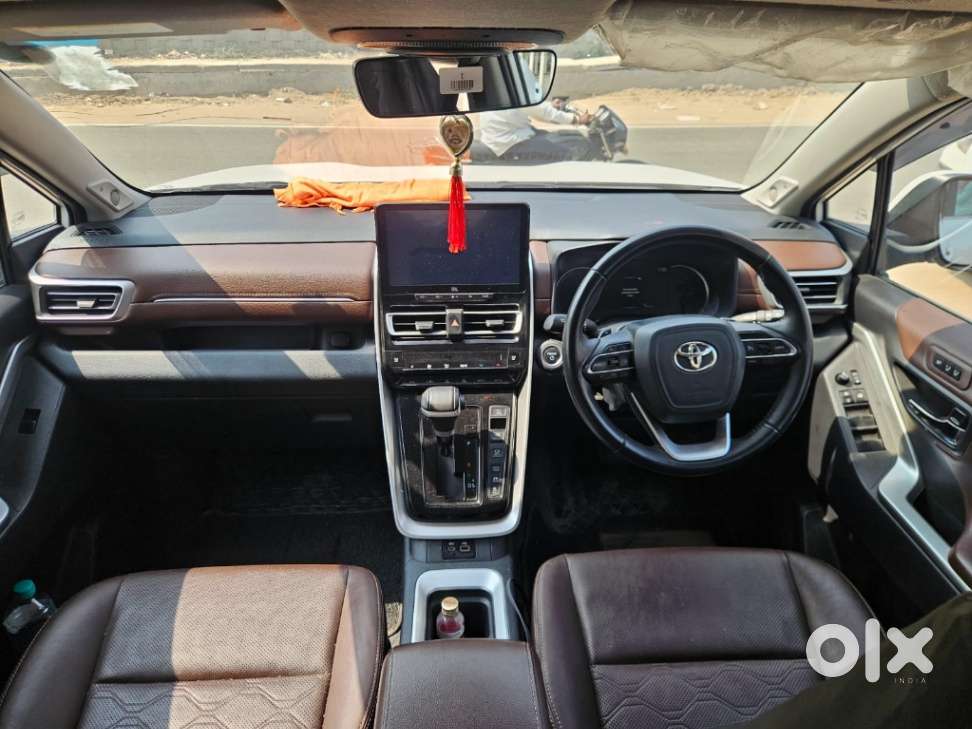 Toyota Innova Hycross, 2023, Diesel