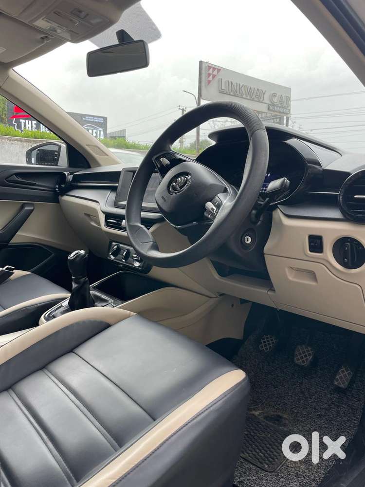 Skoda Slavia Active 1.0l Tsi Mt, 2022, Petrol