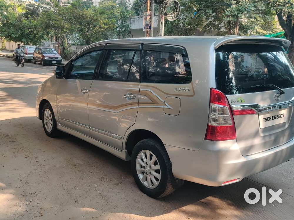 Toyota Innova 2.5 Vx (diesel) 8 Seater Bs Iv, 2015, Diesel