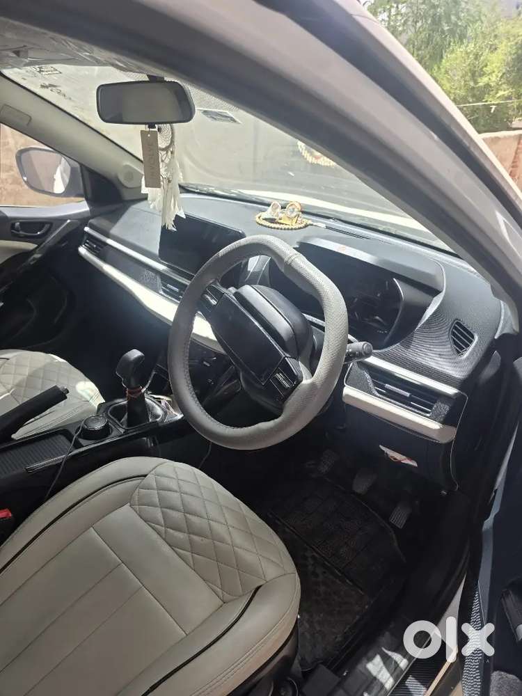 Tata Nexon 2025 Petrol Well Maintained (urgent Sell)