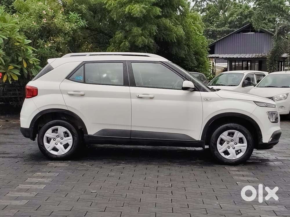 Hyundai Venue S Turbo, 2020, Petrol