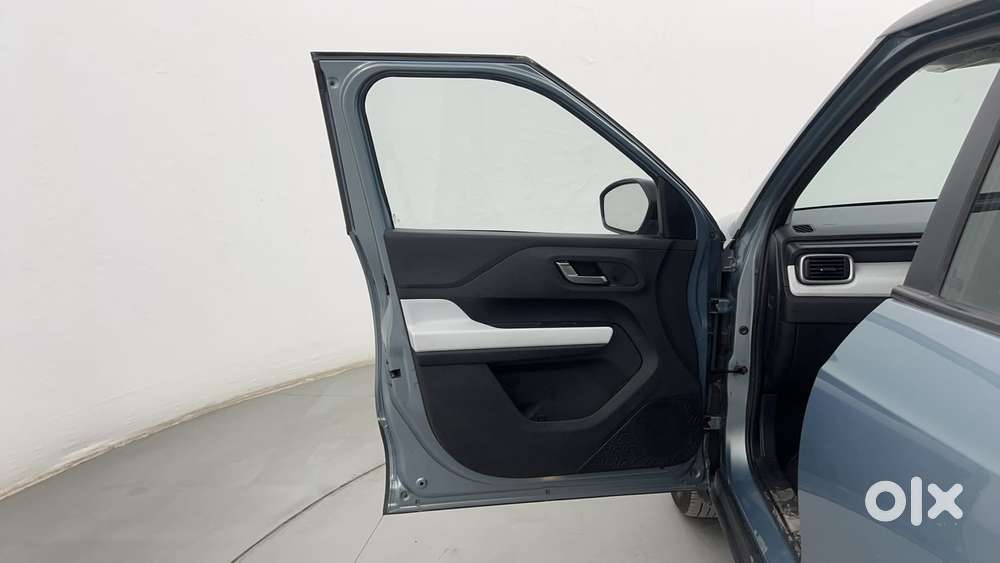 Tata Punch 1.2 Revotron Creative Amt Dual Tone, 2022, Petrol