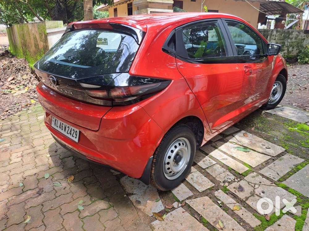 Tata Altroz 1.2 Xe, 2021, Petrol