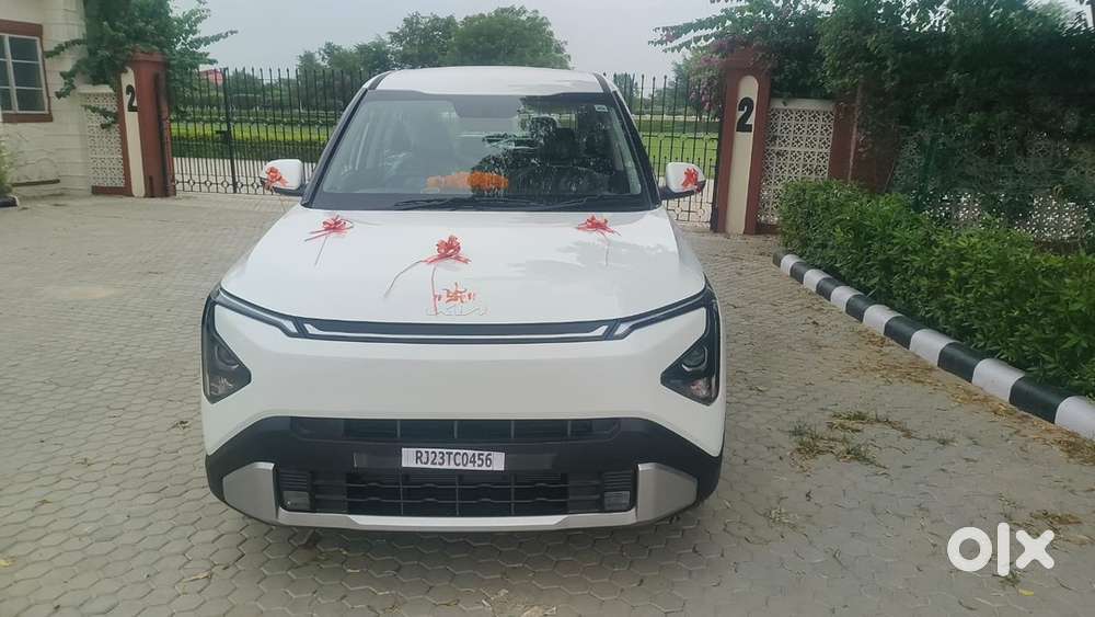 Kia Carens Clavis 2026petrol