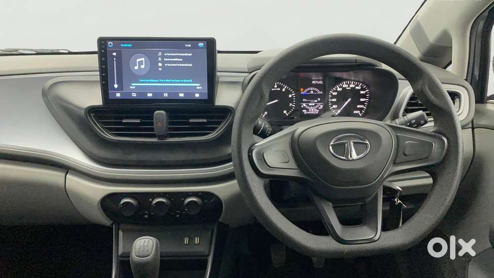 Tata Altroz 1.2 Xe, 2020, Petrol
