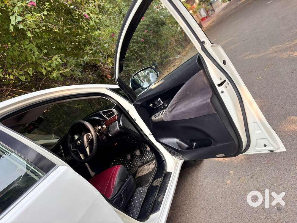 Toyota Innova Crysta 2.4 Vx Mt 8s, 2017, Diesel