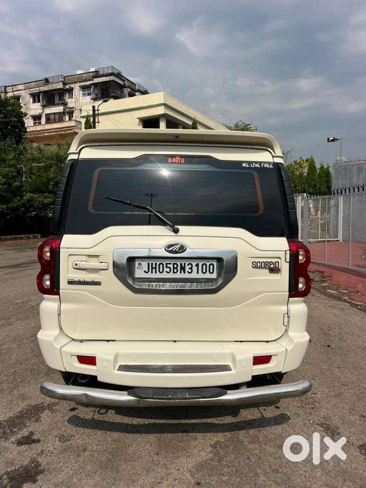 Mahindra Scorpio S10 8 Seater, 2016, Diesel