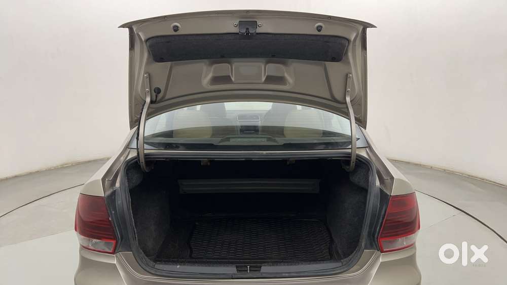 Volkswagen Vento 1.6 Highline, 2016, Petrol