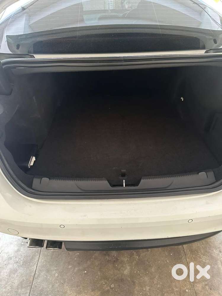 Jaguar Xe 2.0 Portfolio Topend With Meridian Speakers