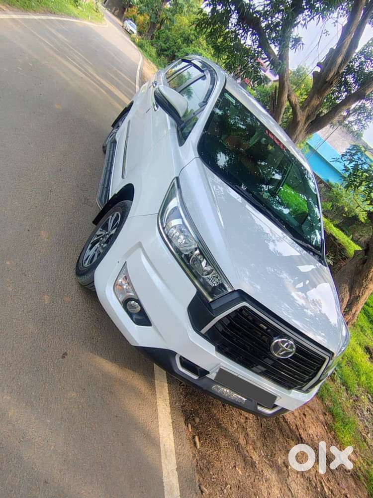 Toyota Innova Crysta 2.4 G Mt 8s, 2024, Diesel