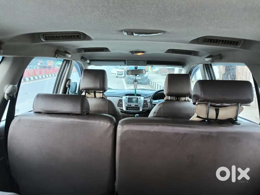 Toyota Innova 2015