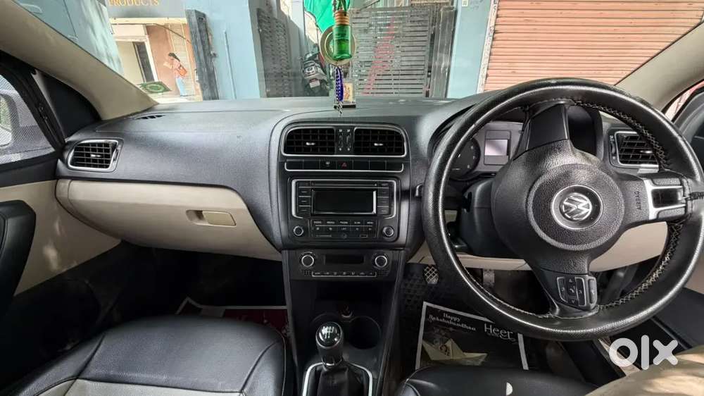 Volkswagen Polo Breeze 2013