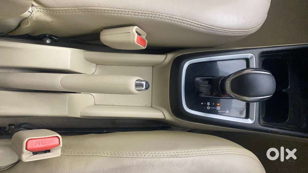 Maruti Suzuki Swift Dzire Zxi + Amt, 2017, Petrol