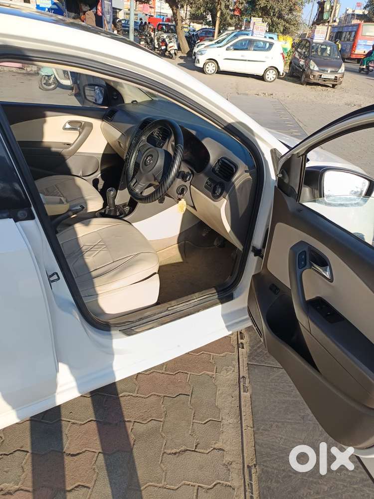 Volkswagen Vento Celeste 1.6 Highline, 2011, Petrol