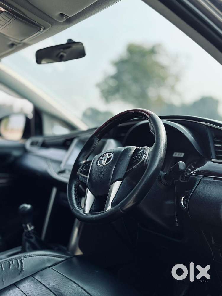 Toyota Innova Crysta 2.4 V, 2016, Diesel