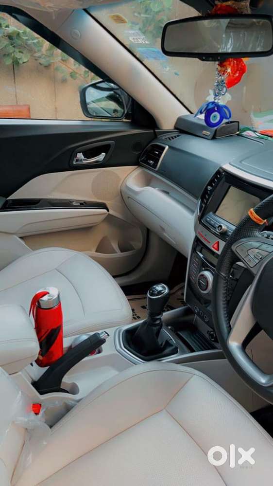 Mahindra Petrol Manual 2023 Car
