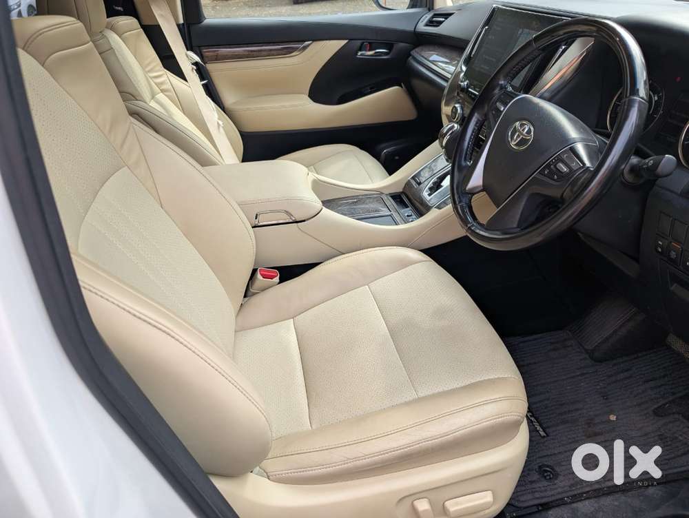 Toyota Vellfire Vip – Executive Lounge, 2022, Petrol