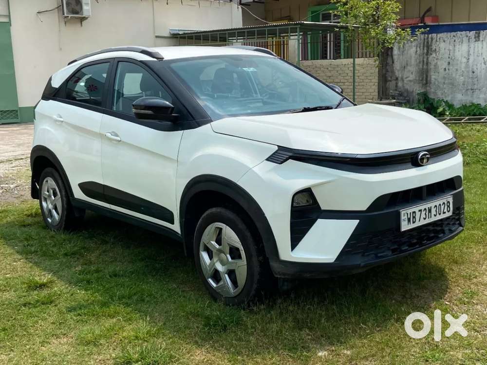Tata Nexon Pure (s) 1.2 Petrol 6amt, 2025, Petrol