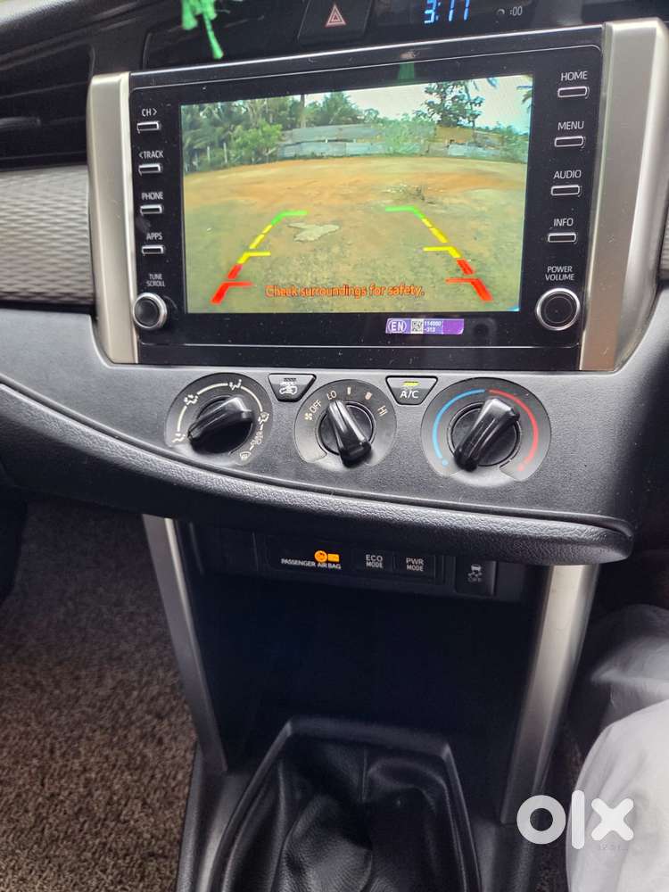 Toyota Innova Crysta [2020-ongoing] 2.7 Gx Mt 8 Str, 2024, Diesel
