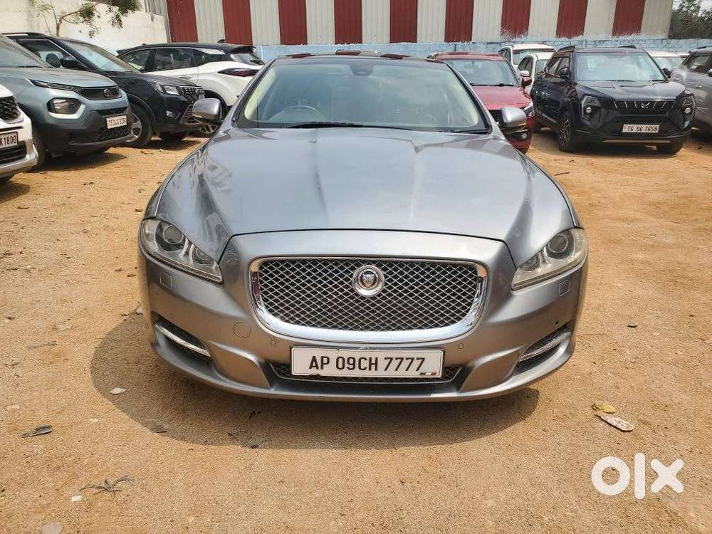 Jaguar Others, 2011, Petrol