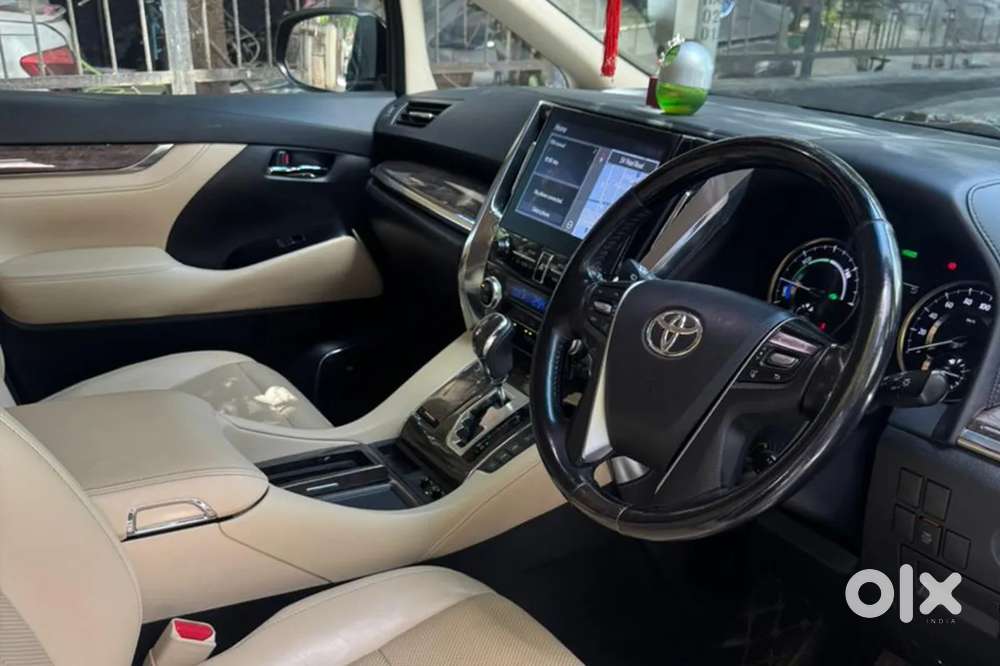 Toyota Vellfire 2.5 Hybrid, 2022, Petrol