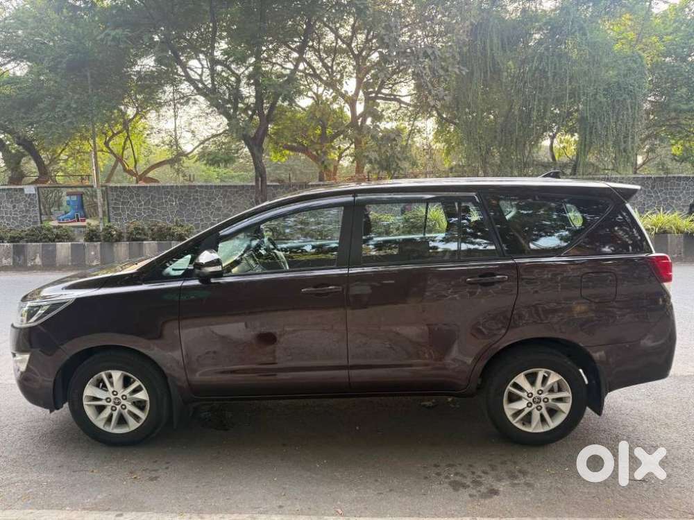 Toyota Innova Crysta 2.8 Gx At 8s, 2017, Petrol