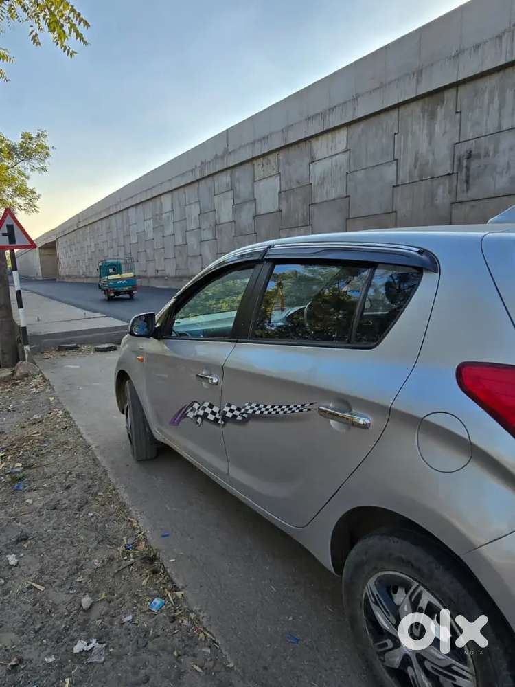 Hyundai I20 2010 Cng & Hybrids 120000 Km Driven