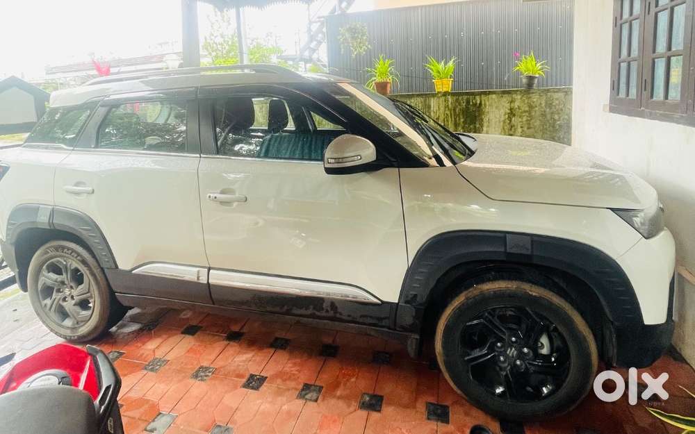 Maruti Suzuki Brezza Zxi Smart Hybrid  Dec 2024  Single Owner  Manu