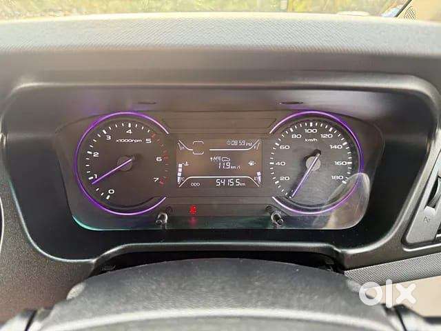 Mahindra Marazzo M4, 2020, Diesel