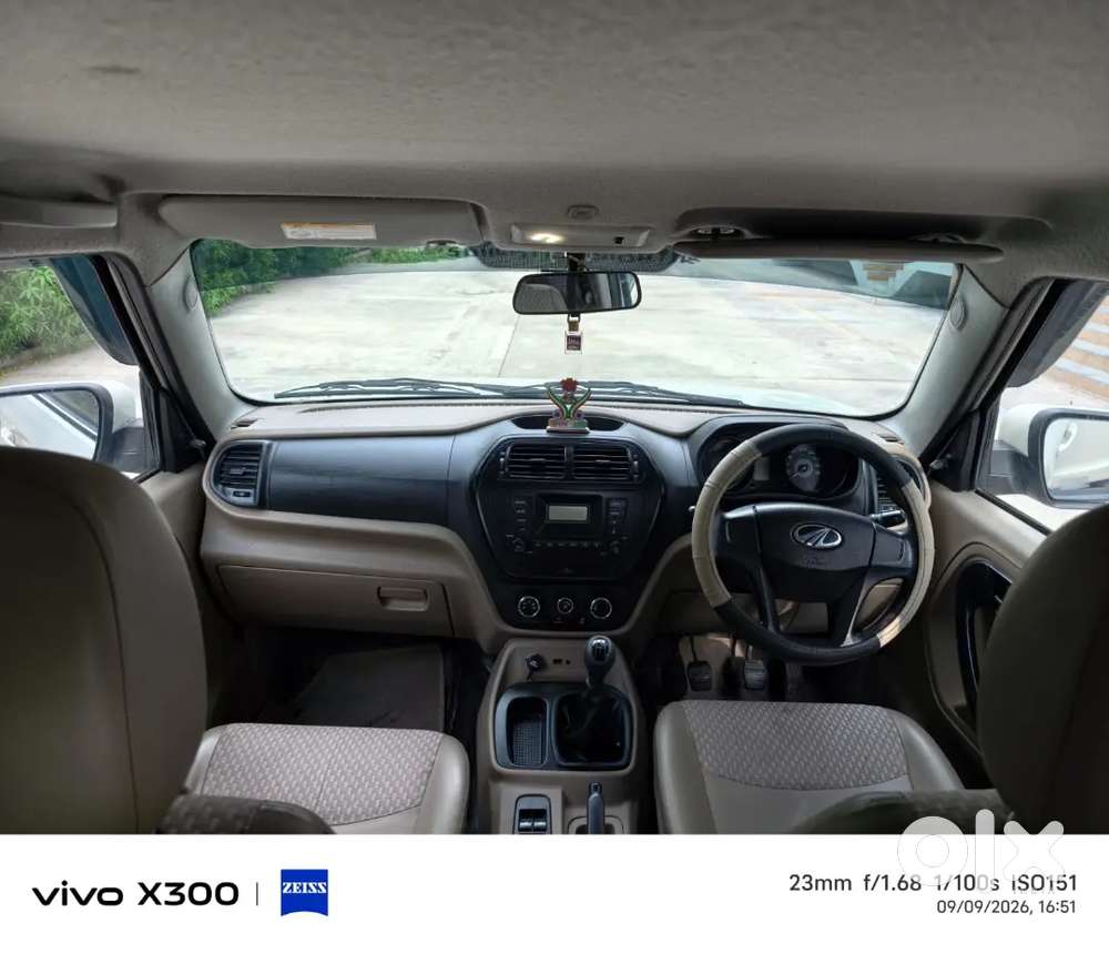 2018 Mahindra Tuv300 T6+ Diesel | 2nd Owner