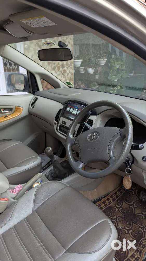 Toyota Innova 2.5v Diesel - 8 Seater - Single Owner