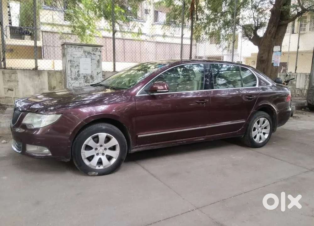 Skoda Superb Elegance 2.0 Tdi At2012 Diesel 135000 Km Driven