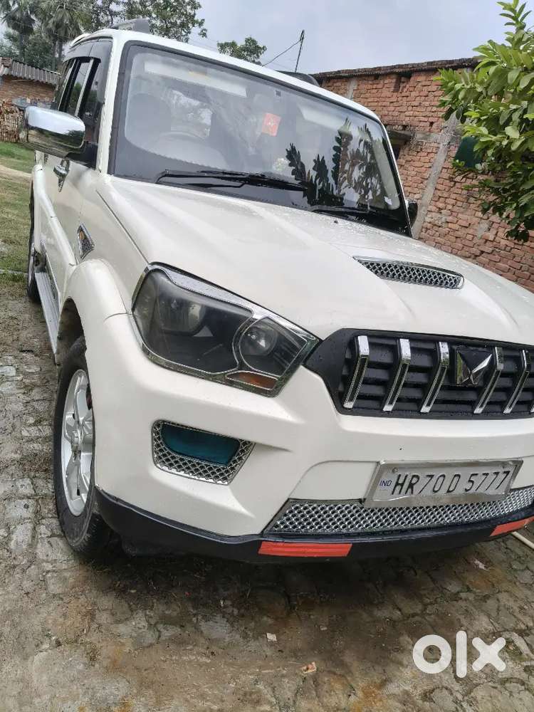 Mahindra Scorpio S4 Diesel 2015