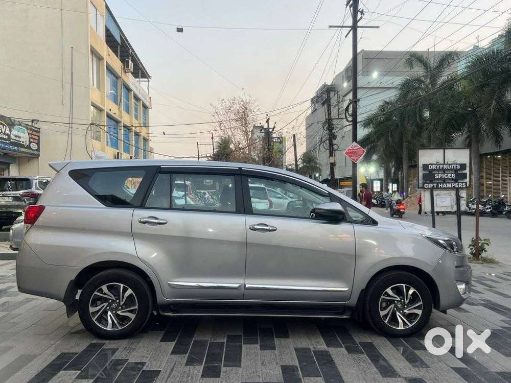 Toyota Innova Crysta 2.4 G Plus Mt 7 Str, 2025, Diesel