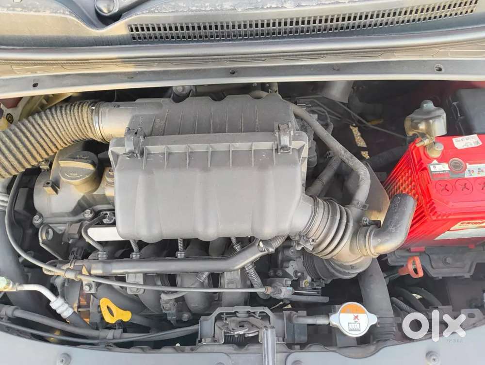 Hyundai I10 Sportz 1.2 2013 Complete  Company Service History ..