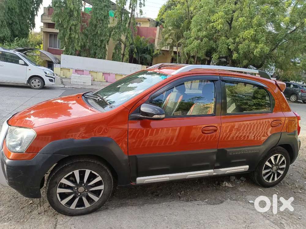Toyota Etios Cross 2016