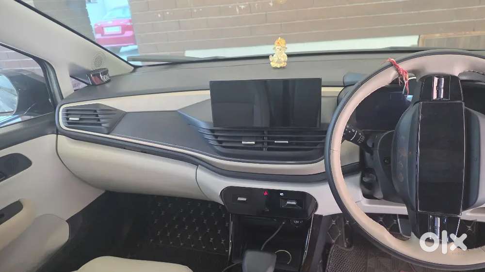 Tata Altroz 2025 Petrol 2700 Km Driven