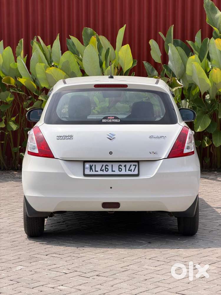 Maruti Suzuki Swift Vxi With Abs, 2015, Petrol