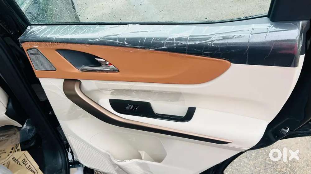 Mahindra Xuv 7xo Ax7 (t) Mt Fwd Diesel