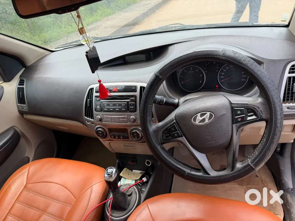 Ertiga Vdi 2018 And 2013 And I20 Sportz 2014