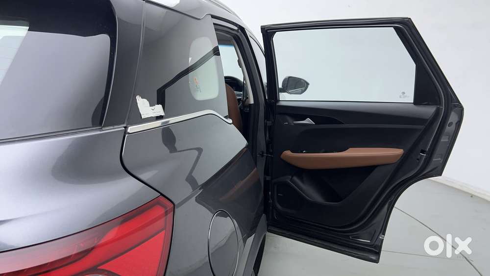 Mg Hector Plus 1.5 Sharp Turbo Cvt 6 Str, 2022, Petrol