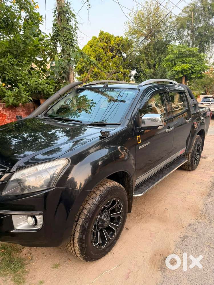Isuzu V-cross Diesel 2018 Model 2.4