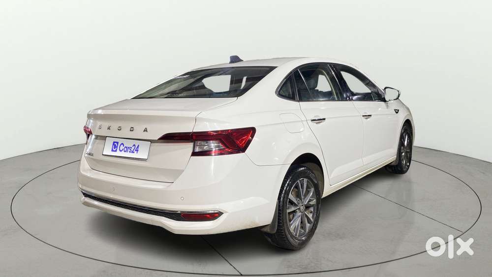 Skoda Slavia 1.0 Tsi Style At, 2023, Petrol