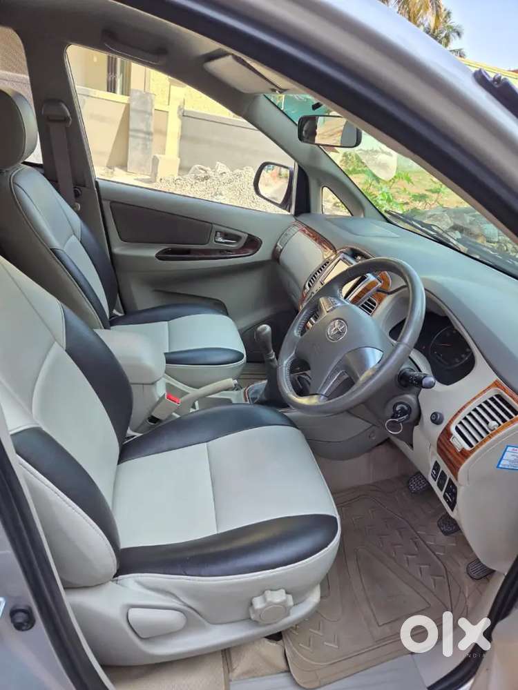 Toyota Innova 2014 Diesel Well Maintained