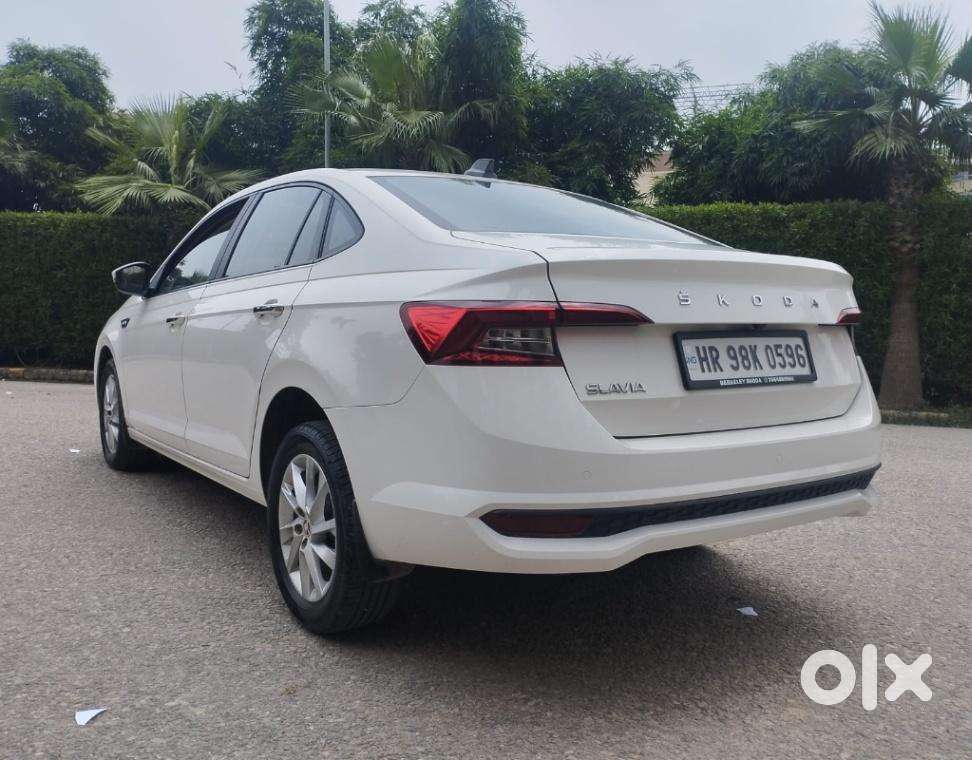 Skoda Slavia 1.0 Ambition Tsi, 2023, Petrol