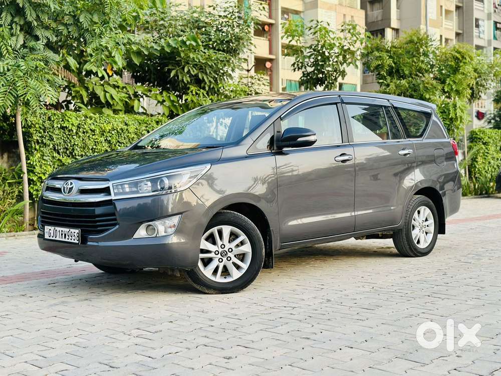 Toyota Innova Crysta 2.4 V 8 Str, 2017, Diesel