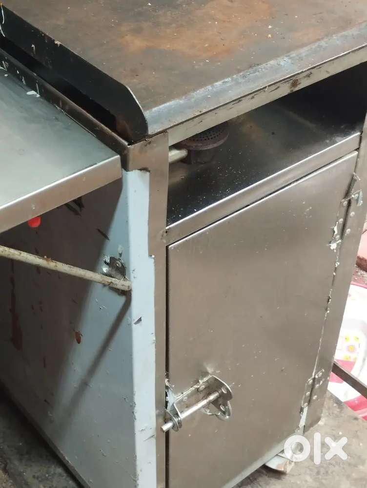 shawarma counter