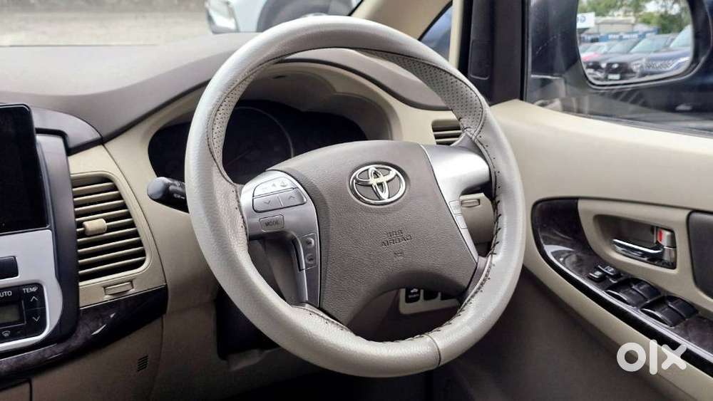 Toyota Innova 2.5 Z Diesel 7 Seater Bs Iv, 2014, Diesel